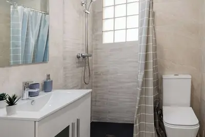 Image de Roxy - Beach apartment with pool and Aacc