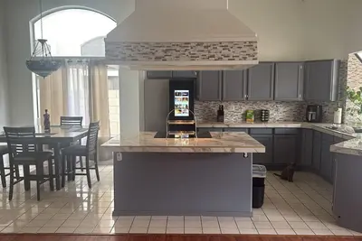 Image de Spacious 4-bedroom house with WiFi, Ac in  Glendale