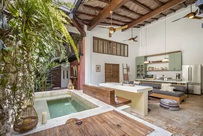 Image de Colonial House in Ctg Old City - 3br