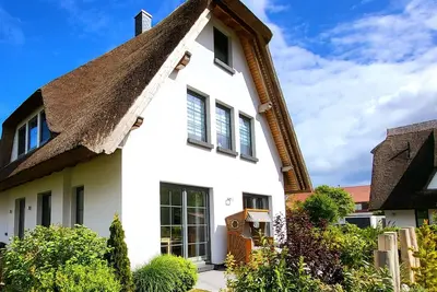 Image de Fantastic vacation apartment near the beach with fireplace, quiet location