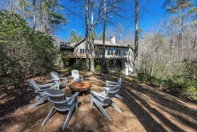 Image de Tranquil 4 Bedroom-Located in Burlingame Country Club