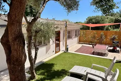 Image de L'Olivette, cabanon cosy avec aperçu mer