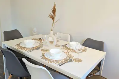 Image de 2 bed 2 bath maisonette in Colchester (sleeps 5)