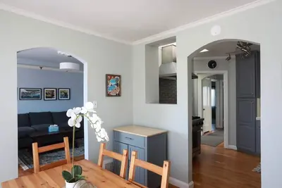 Image de Quaint 2br/1ba Apt - 7 min walk to Ocean Beach