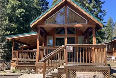 Image de Cabin #18 at Hyatt Lake Resort
