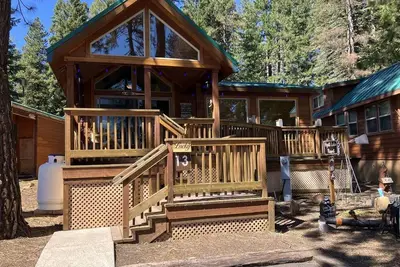 Image de Cabin #13 at Hyatt Lake Resort