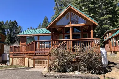 Image de Cabin #15 at Hyatt Lake Resort