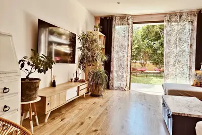 Appartement F4 avec jardin à deux pas de la plage
