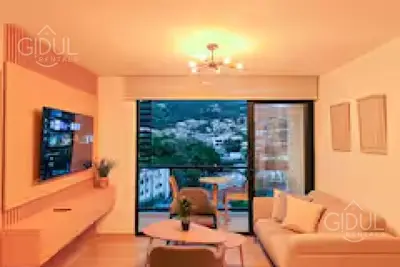 Image de Cozy, Modern Apt @ Col. Escalon - Pool, Gym, A/C