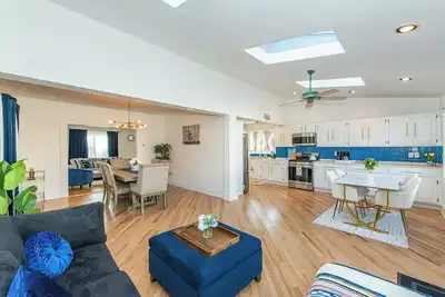 Image de Elegant Chic 4br, 2. 5 Ba Home In Upper Montclair Right By Msu