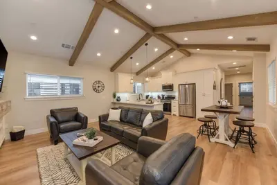 Image de Charming Home in the Heart of Folsom