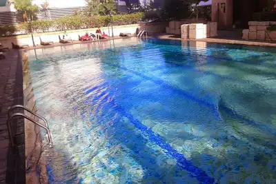 Image de 2 bed 2 bath modern city center  ground floor apartment. Free wifi, gym and pool