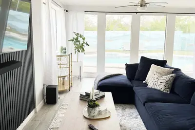 Image de West Valley Gem, Sleeps 10, Indoor & Outdoor Fun