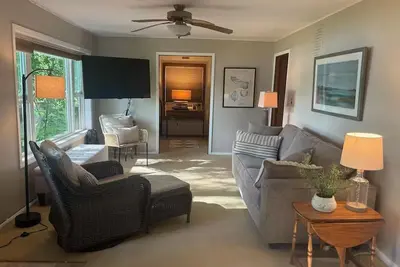 Image de Charming Waterfront 3-Bdrm. Cottage on Wolf River with Private Dock. Fremont, Wi