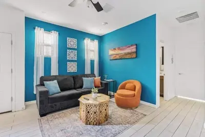 Image de Private Entry Guest Suite by Az Athletic Grounds - 1 Bd + 1 Ba - Sleeps 4