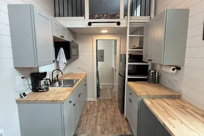 Image de Modern Tiny Home with a View in Whaleshead