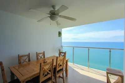 Charming 2-bedroom apartment in fabulous San Carlos with Ac