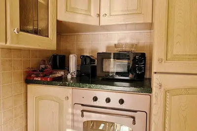 Image de Comfortable seaside apartment a stone's throw from the charms of Rome.