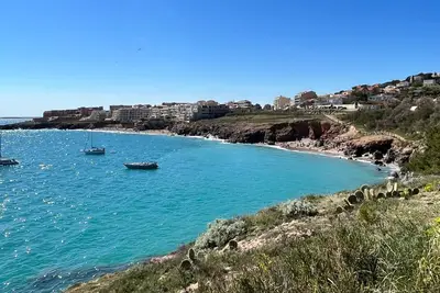 Studio rénové front de mer avec climatisation et animaux admis, idéal pour 2 personnes à Sète