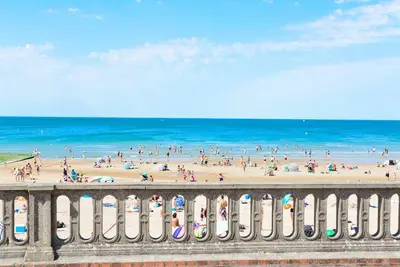Image de Appartement à Cabourg avec Balcon et Cuisine Équipée