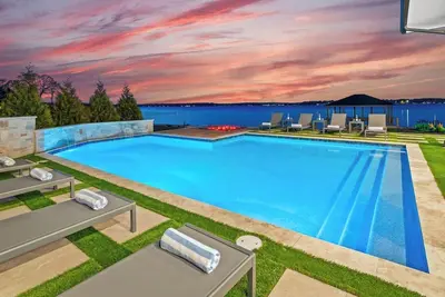 Circle Hollow w/Heated Pool