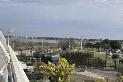 Image de Studio-Cabine climatisé pour 4 pers. avec parking privé, proche plage à Port Camargue