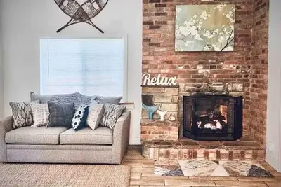 Image de Entire House with private lake access and hot tub! Near local ski resorts! !