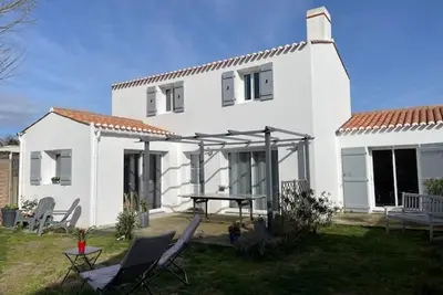 Image de Belle maison à Barbâtre, 800m plage, pour 7 personnes avec jardin clos, terrasse et WiFi gratuit