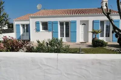 Image de Maison à Barbâtre proche plage, 8 pers. , parking et jardin clos
