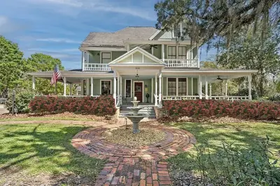 7 Br/ 7 Ba, Huge Porches, Perfect for an Event