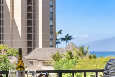 Image de New Listing! Stylish hawaiian-style 2bd condo