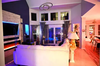 Stacy's Staycation on the Southside of Atlanta & 20 mins from the Airport