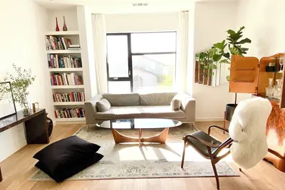 Image de 2-bedroom + Tv Room townhome in walkable Rockridge close to Uc Berkeley and Sf.