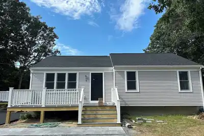 Image de 5br 2b home close to beaches and ferry. Hoop, sauna, hot tub, decks, grills! Etc