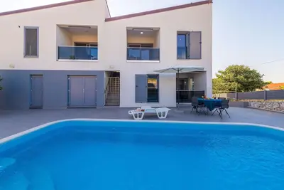 Appartement d'une chambre avec le balcon Lukoran, Ugljan (A-23933-a)
