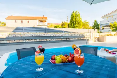 Image de Appartement d'une chambre avec le balcon Lukoran, Ugljan (A-23933-c)