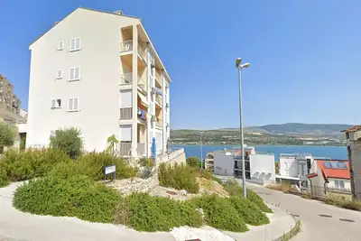 Image de Appartement d'une chambre avec le balcon et la vue sur le mer Mastrinka, Ciovo (A-24035-a)