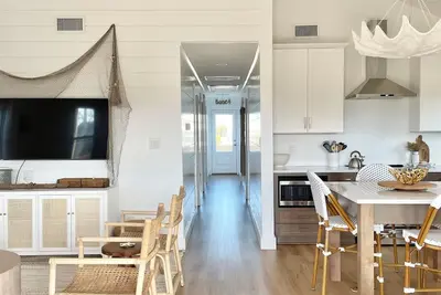 Image de Cabell’s Coastal Cottage-Sleeos 8, Jockey’s Ridge, 1 mile to beach Sunsets & Pets