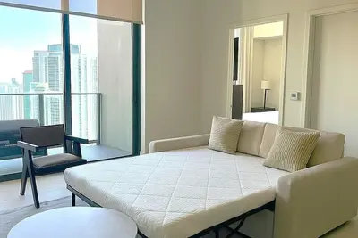 Image de Sky-High Views & Pool – Steps from Miami Arena