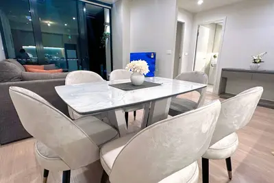 Image de Cozy City-view 1 bed+study home in the central Cbd