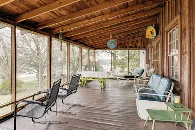 Image de Private Dock + Porch: Serene Lake Greenwood Escape