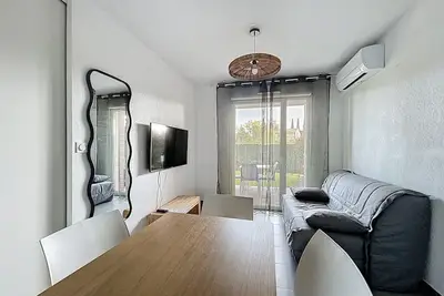 Image de Appartement T2 avec accès piscine, terrasse, jardin privatif, proche plage