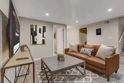 Image de Bonny Beaut! Basement Suite w Hot Tub & Fire Pit!