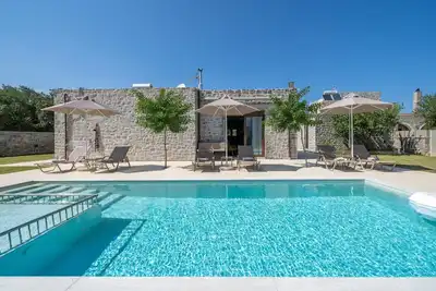 Villa immaculée à Réthymnon avec piscine