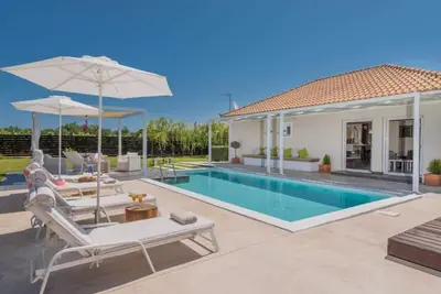 Image de Villa Diamant avec piscine