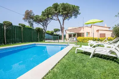 Image de Villa à Costa Brava avec piscine proche plage