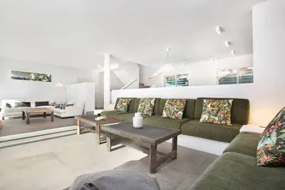 Image de Villa près de la plage paisible de Calella de