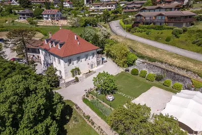 Image de Le Vignoble du Lac, Domaine avec vue. 17p.