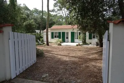 Image de Maison de vacances, au calme en bordure de la foret domaniale, à 600m de la mer