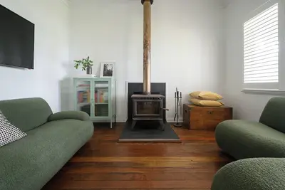 Image de A Magical Forest Retreat on Wilson Inlet